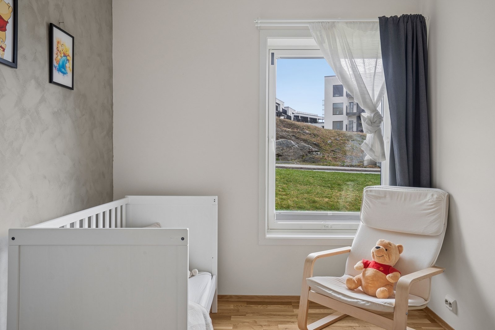 Det andre soverommet fungerer utmerket som barnerom, gjesterom eller kontor med sine 6,5 m². Galleribilde