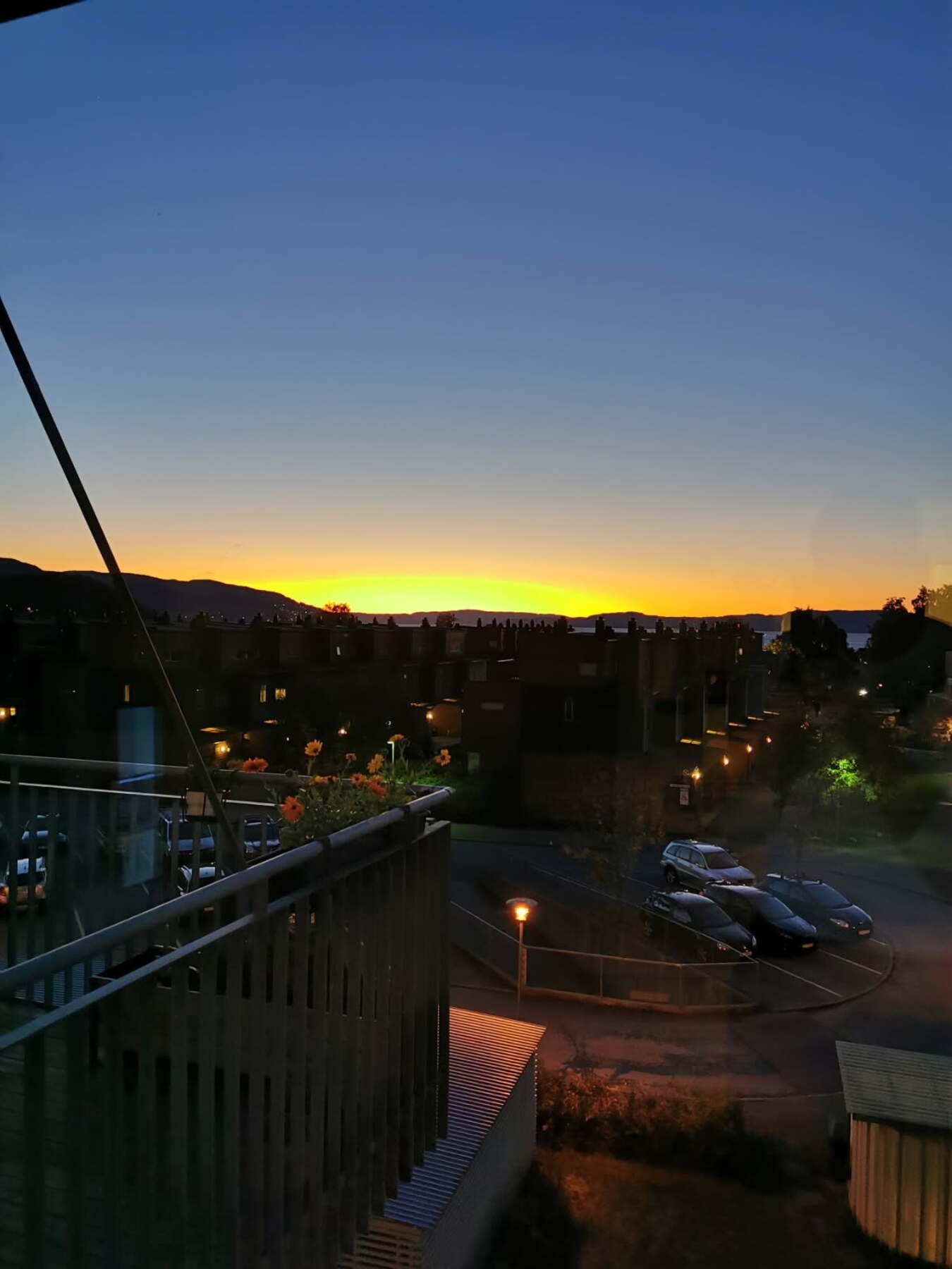 Solnedgang sett fra leiligheten. (Selgers eget bilde) Galleribilde