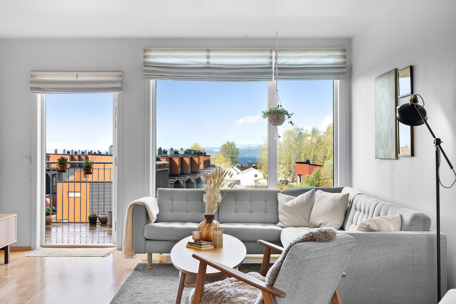 EiendomsMegler 1 v/ Jørund Ivar Volden har gleden av å presentere Ingemann Torps vei 15 B - En innbydende utsiktsleilighet med rolig og attraktiv beliggenhet på Lade! (Foto: Julian Nonstad, Nonstad Foto) Galleribilde