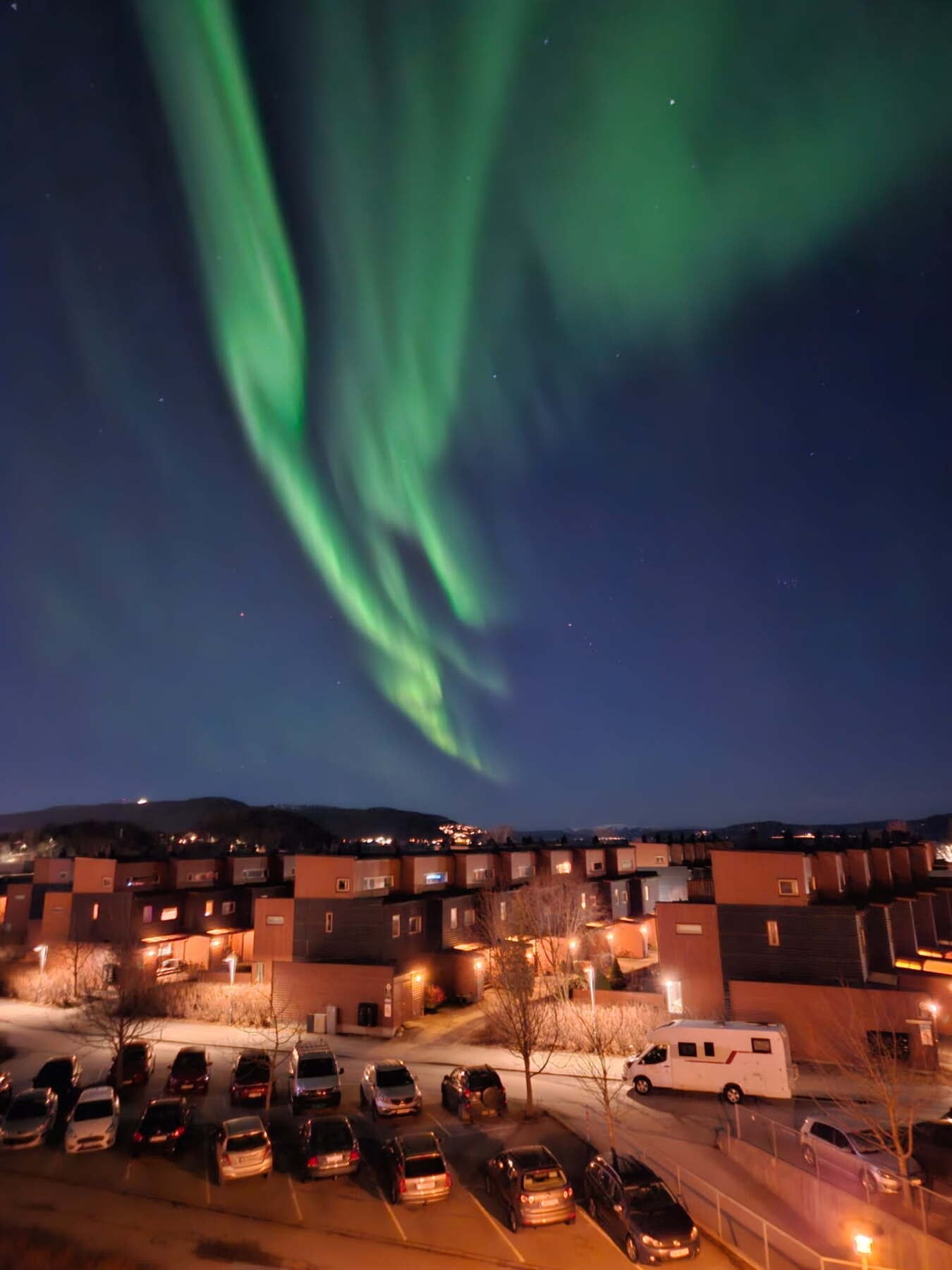 Nordlys sett fra leiligheten. (Selgers eget bilde) Galleribilde