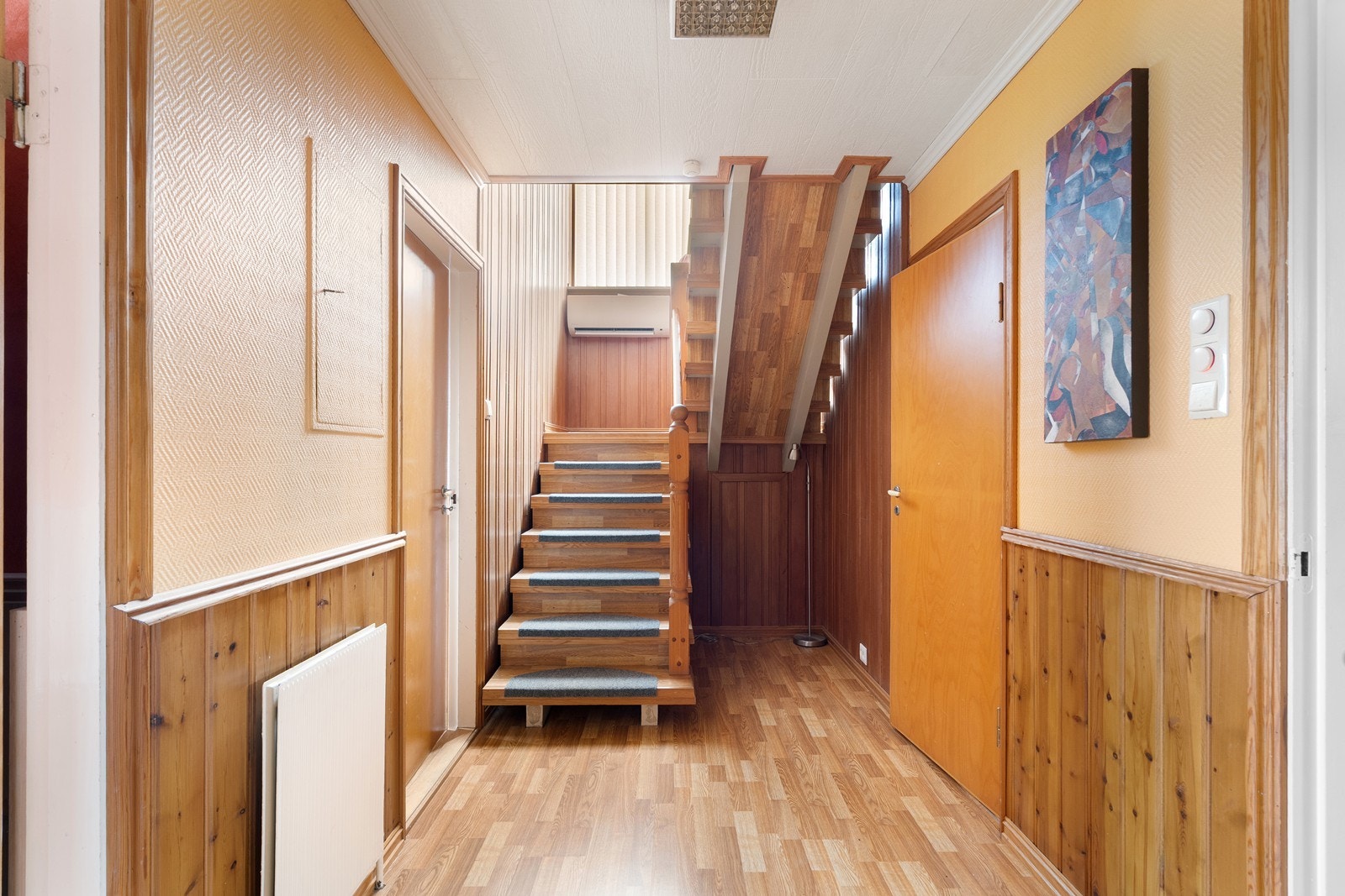 Soveromsfløyen med bad, vaskerom og bodrom. Galleribilde