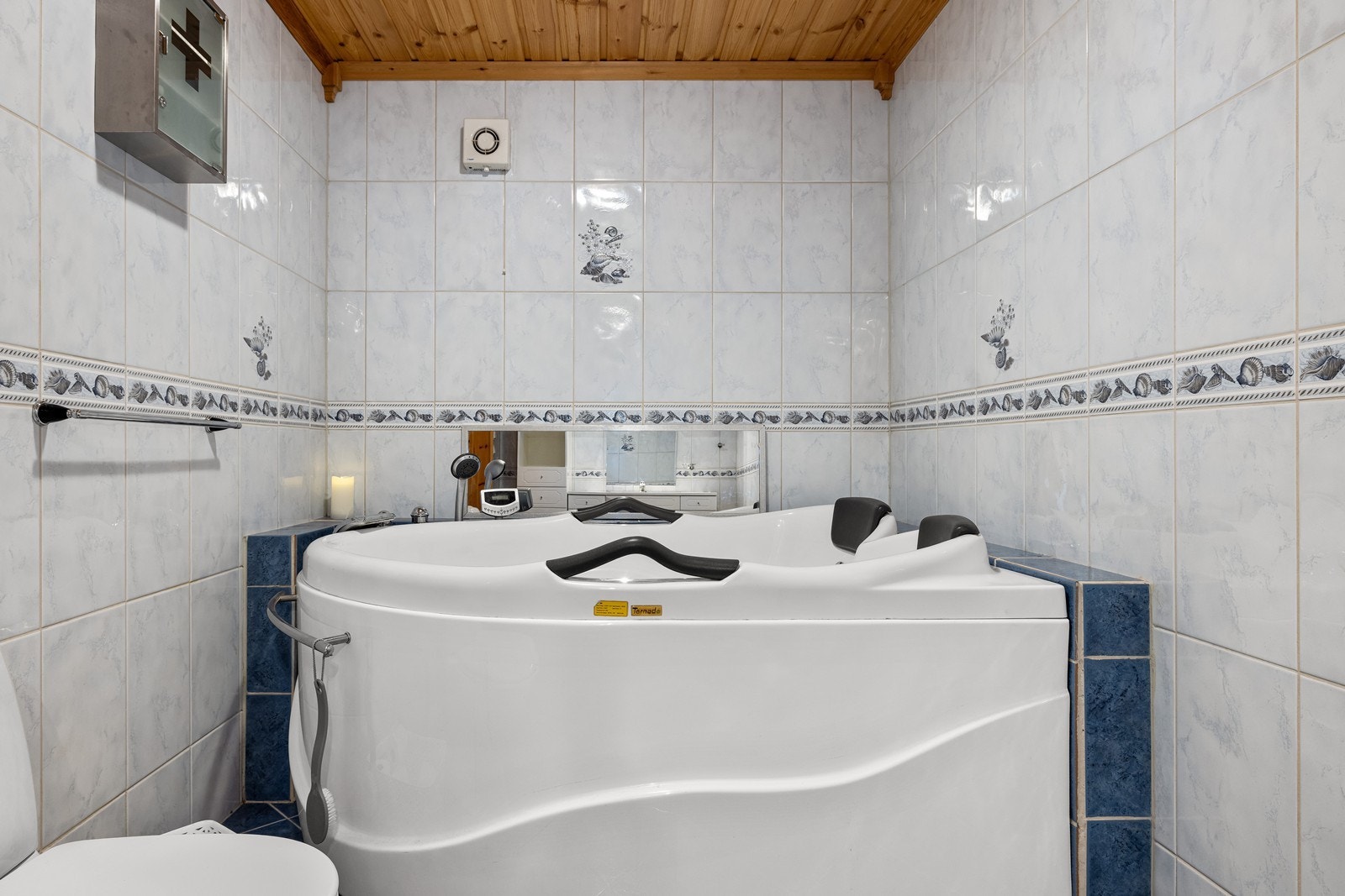 Bad/wc u. etg. Galleribilde