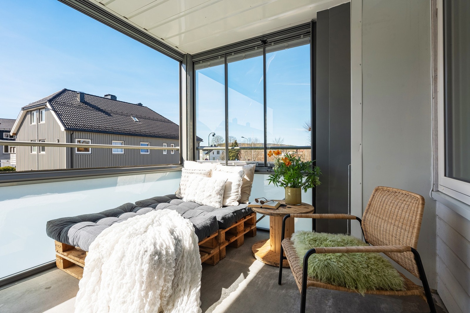- Alle vinduene kan åpnes/lukkes etter behov og ønske - Galleribilde