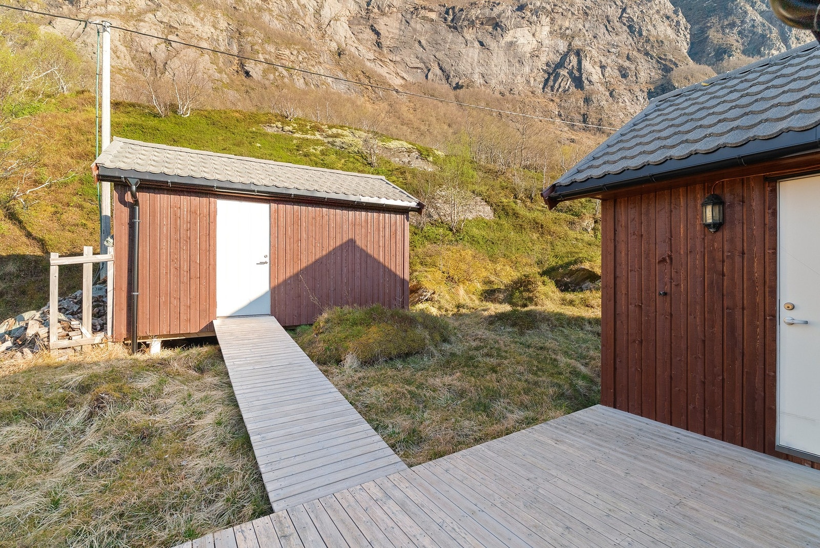 Utebod hvor eier også har lagt inn vann til vaskemaskin. Galleribilde