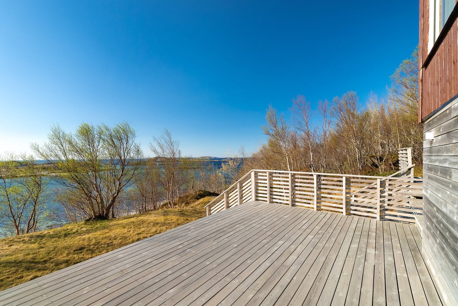 Utsikten er vakker gjennom alle årets årstider. Galleribilde