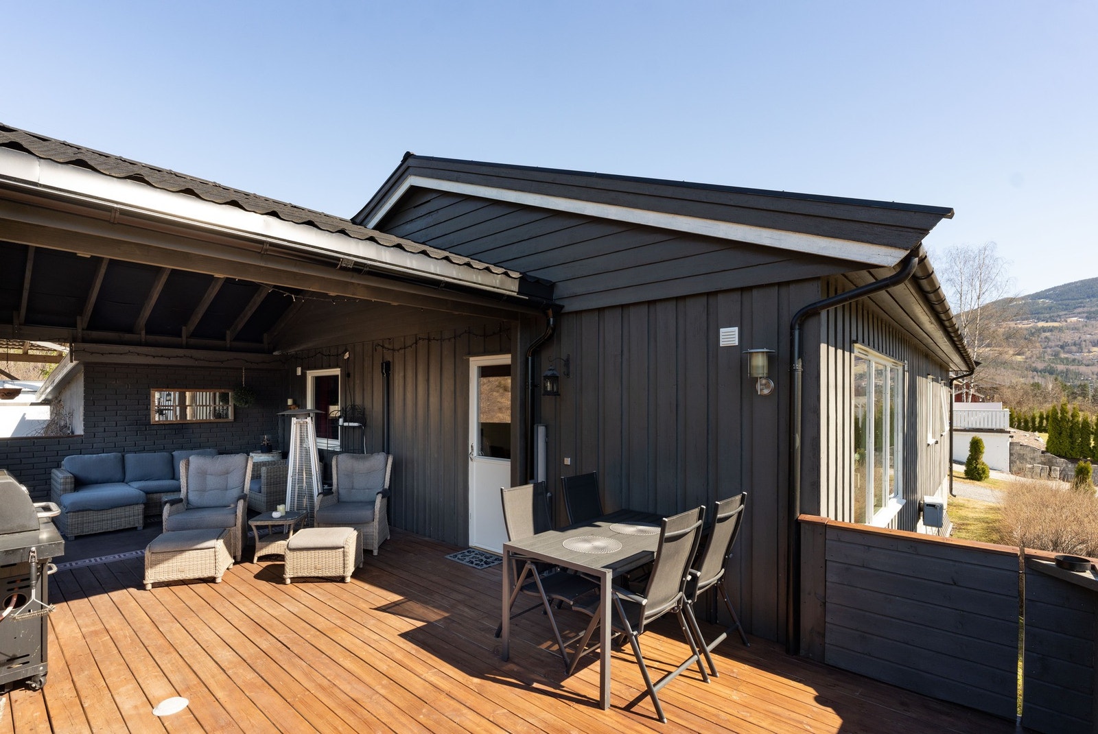 Terrassen er svært solrik! Galleribilde