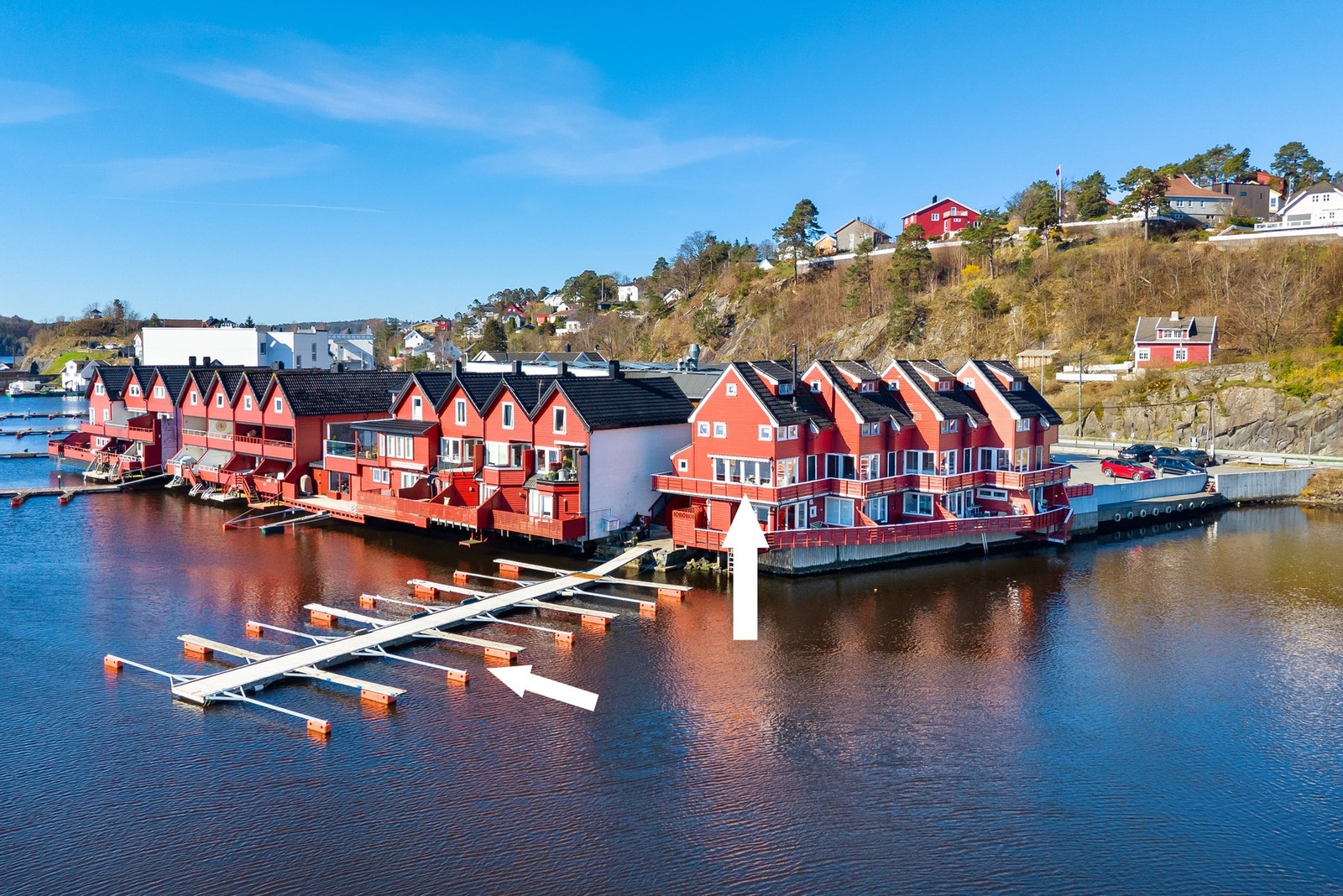 Fantastisk beliggenhet på idylliske Holmen med direkte tilgang til sjøen og egen båtplass Galleribilde