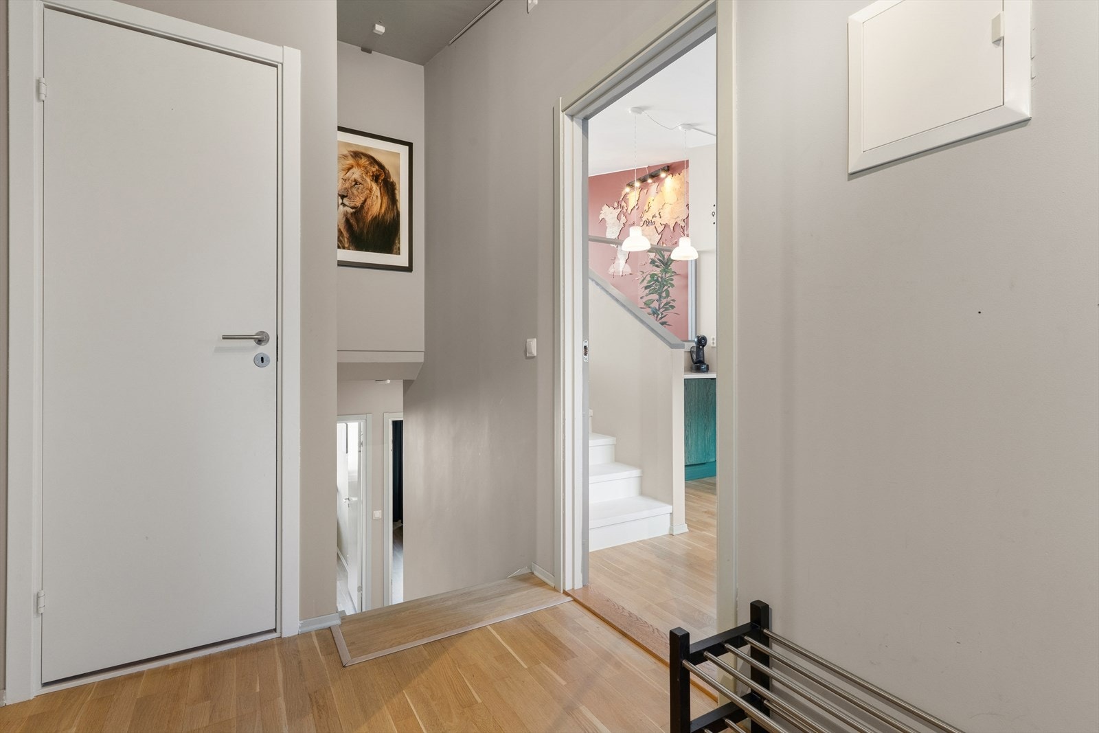 Leiligheten består av tre halvplan. Galleribilde
