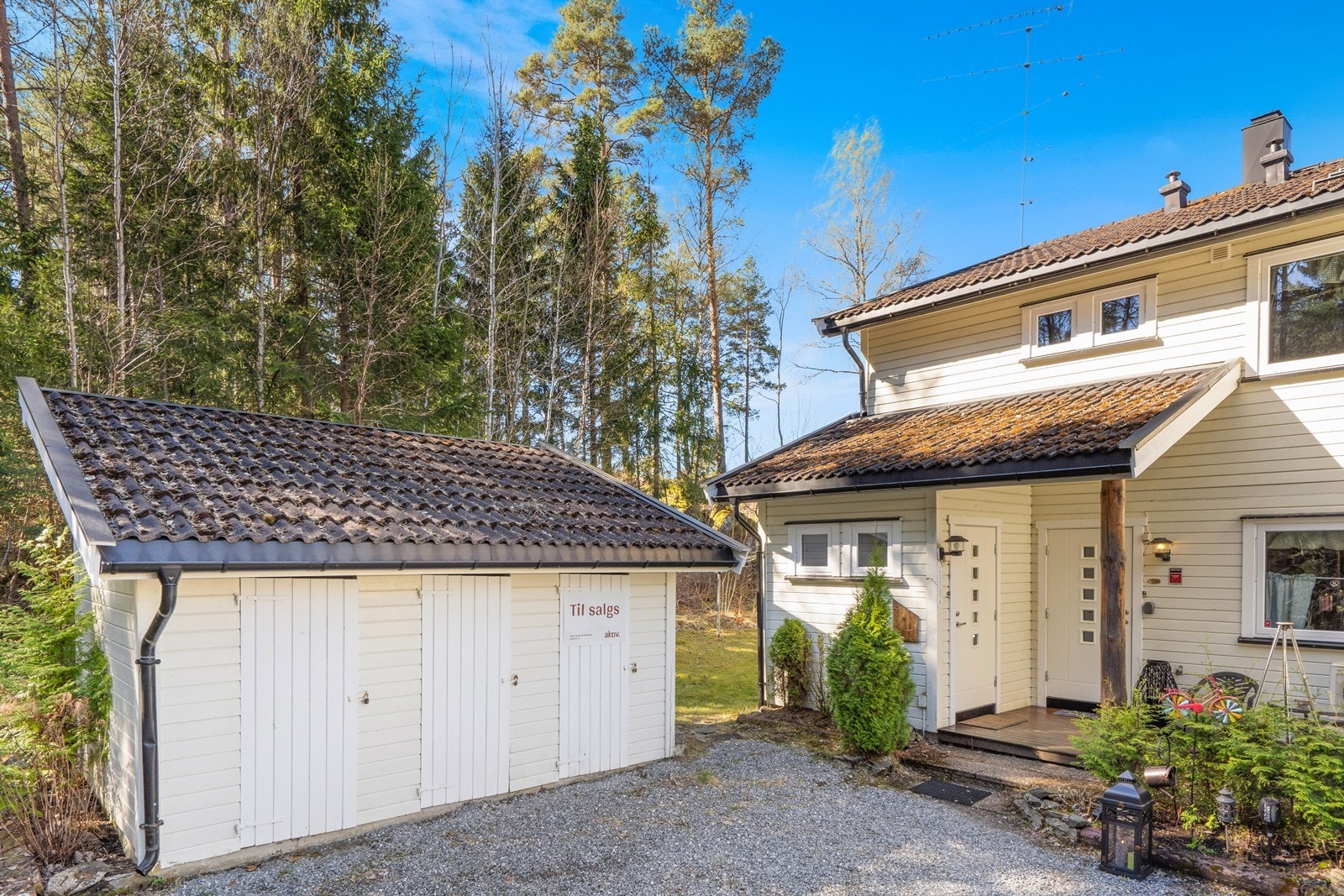 Utvendig bod og inngangsparti! Galleribilde