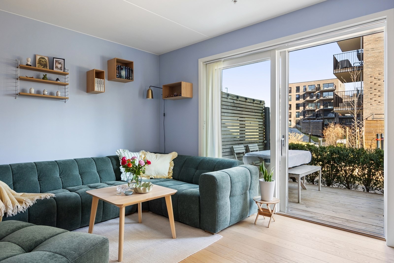 En strøken 3-roms selveier med høy standard og populær beliggenhet på Røakollen. Galleribilde