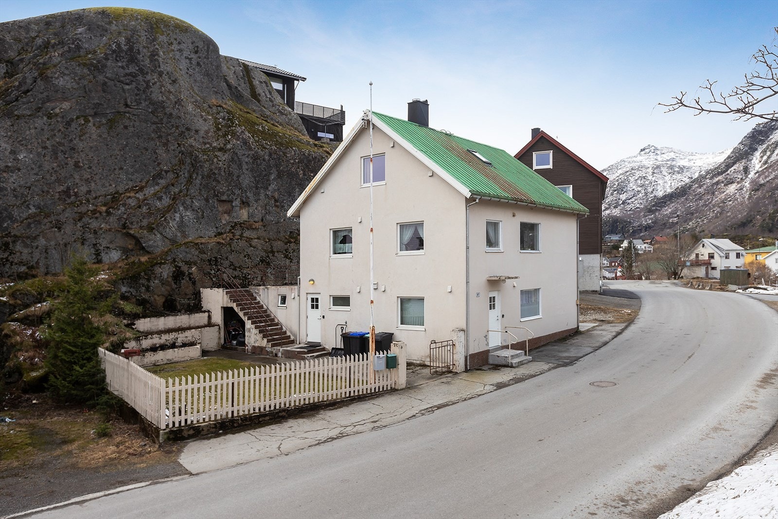Fasade med egen inngang til utleiedel Galleribilde