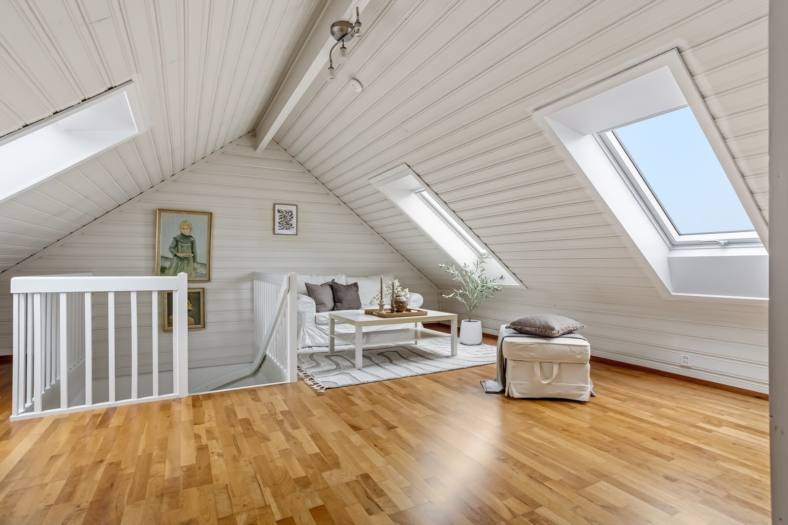 Herlig loftstue av god plass. Galleribilde