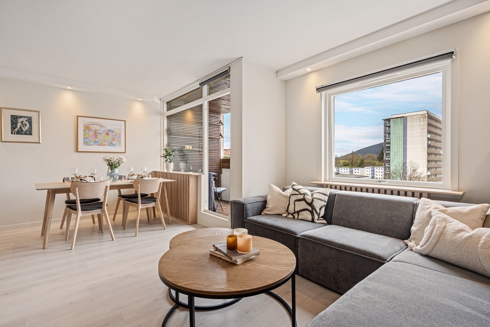 Radiatoren er kasset inn med en spilekasse som gir et fint intrykk Galleribilde