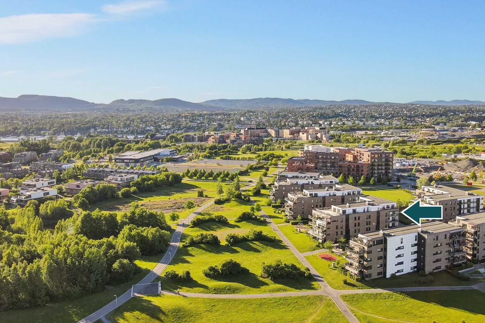 En lekker hjørneleilighet mellom fjord, park og servicetilbud. Galleribilde