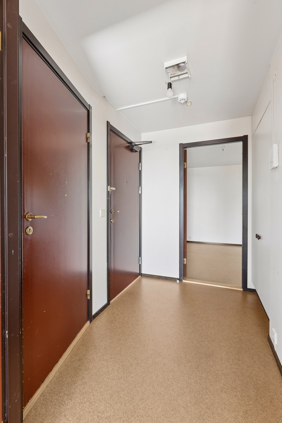 Fra entréen har du direkte tilgang til baderom, soverom og stue. Galleribilde