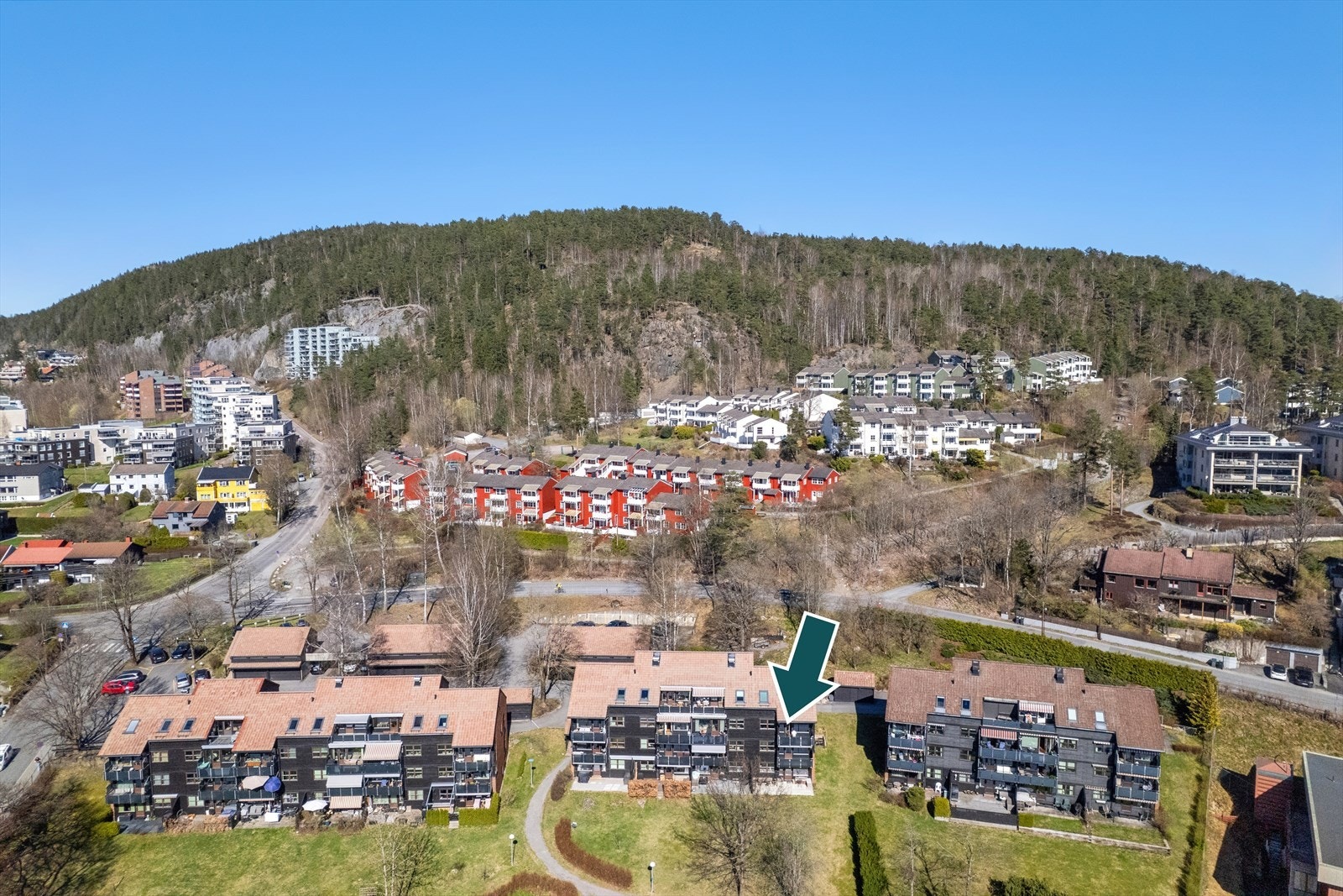 Her bor du i ett barnevennlig område, nær marka, men samtidig kort avstand til alt du trenger i hverdagen. Galleribilde
