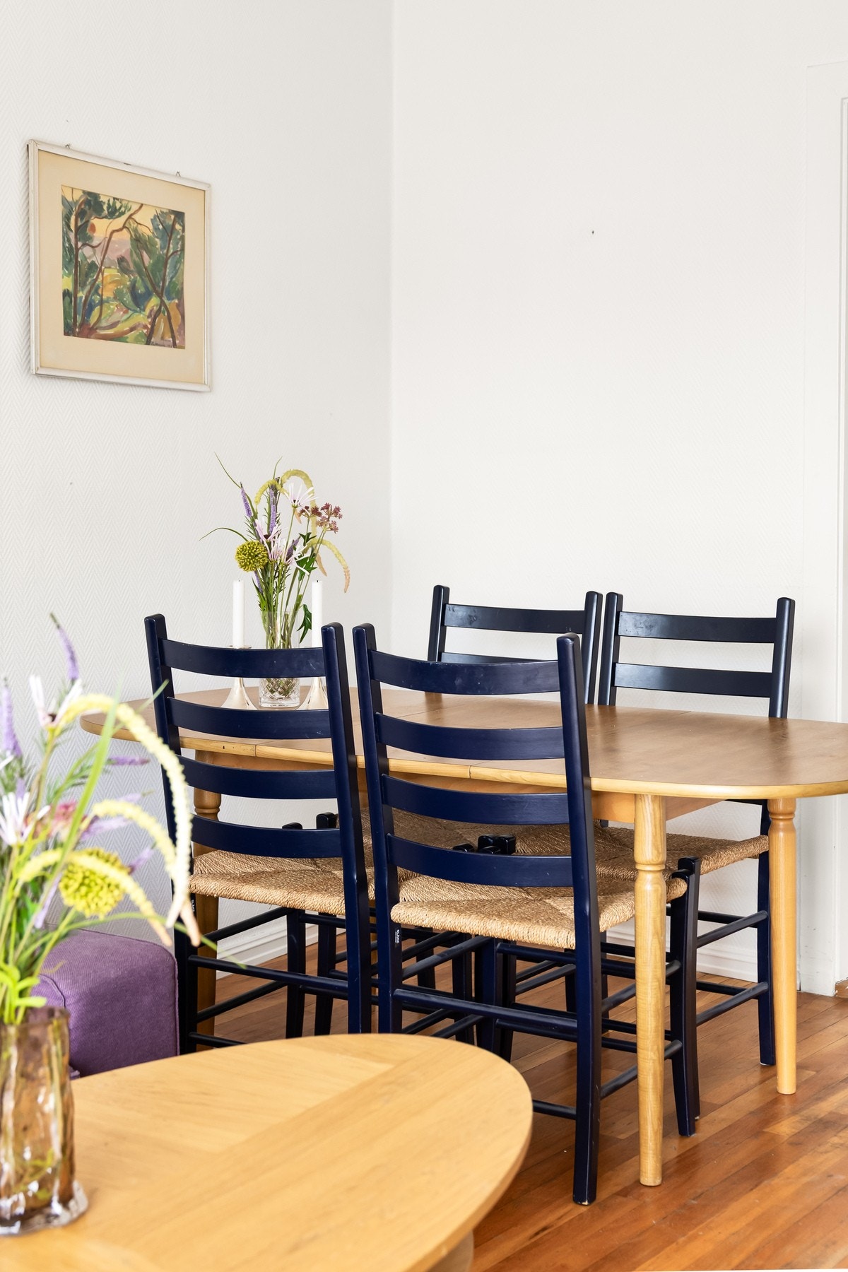 God plass til stor spisegruppe. Galleribilde
