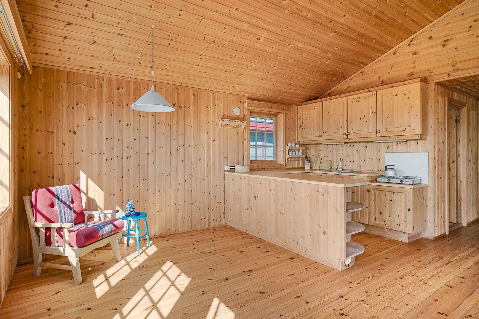 Rikelig med plass til langbord, perfekt for sosiale sammenkomster med venner og familie. Galleribilde