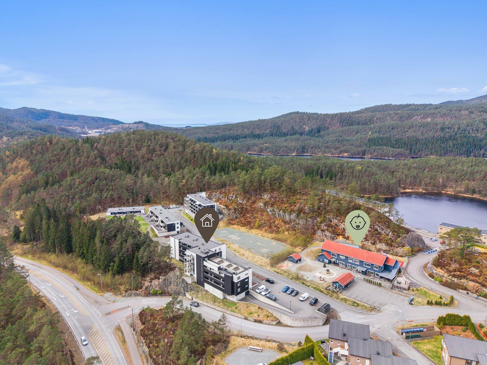 Storestraumen er et nyere boligområde som ligger i fine og rolige omgivelser uten gjennomgangstrafikk. Barnehagen ligger et steinkast unna. Perfekt for barnefamilien. Galleribilde