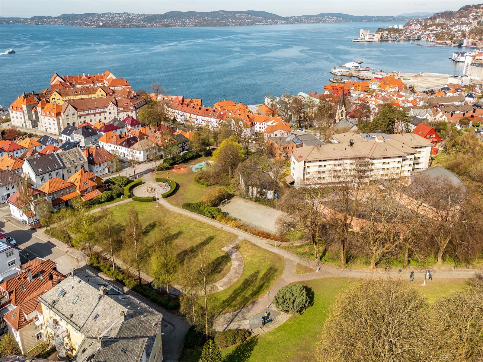 Området er kjent for sin sentrale, men samtidig rolige og tilbaketrukne beliggenhet. Galleribilde
