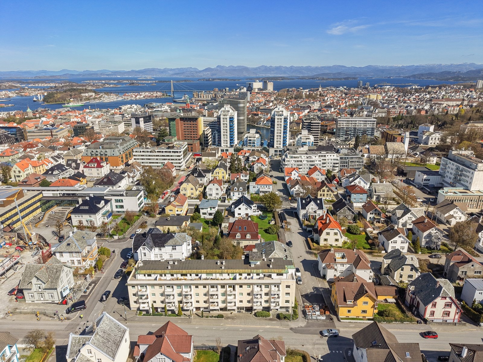 Leiligheten ligger sentrumsnært med gangavstand til alt Stavanger sentrum har å by på. Galleribilde