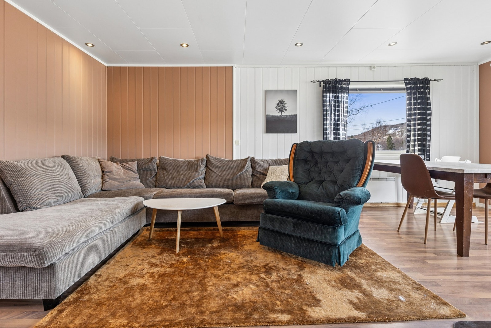 God plass til salongen. Galleribilde
