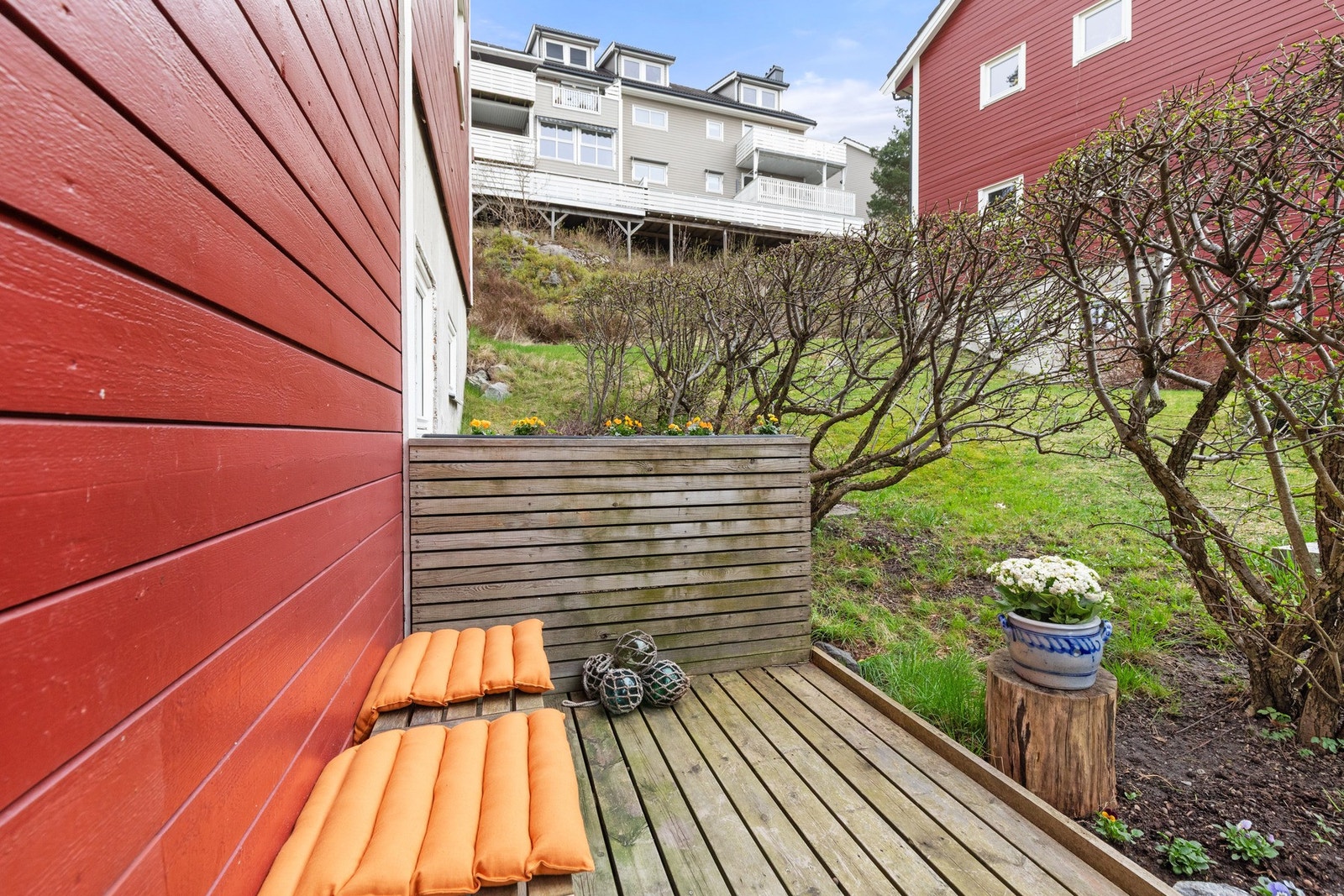Denne delen av hagen vender mot sør Galleribilde