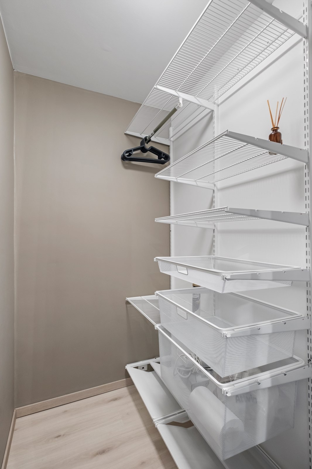 Innvendig bod. Galleribilde