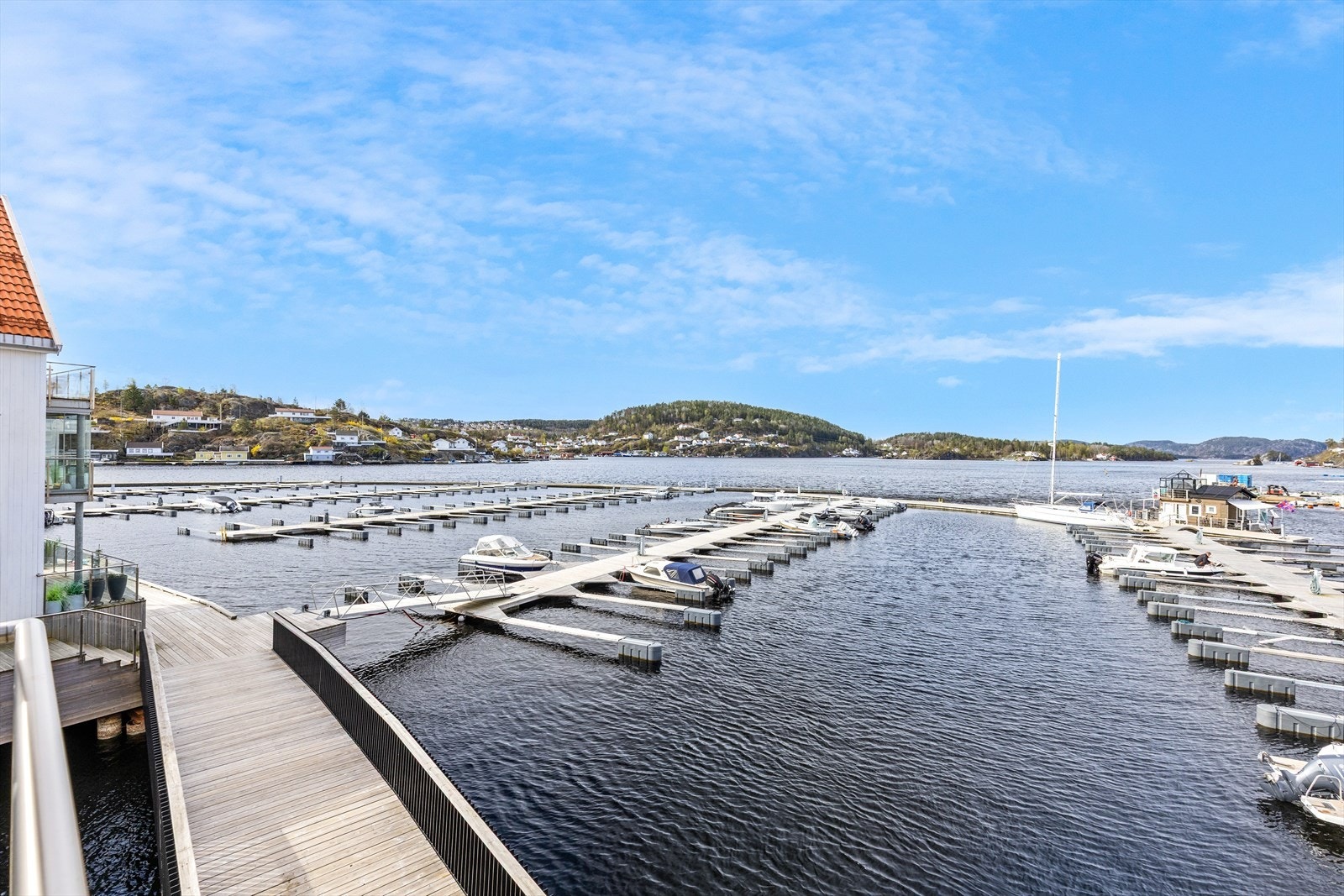 Det er sporadisk mulighet for leie av båtplass rett utenfor. Galleribilde