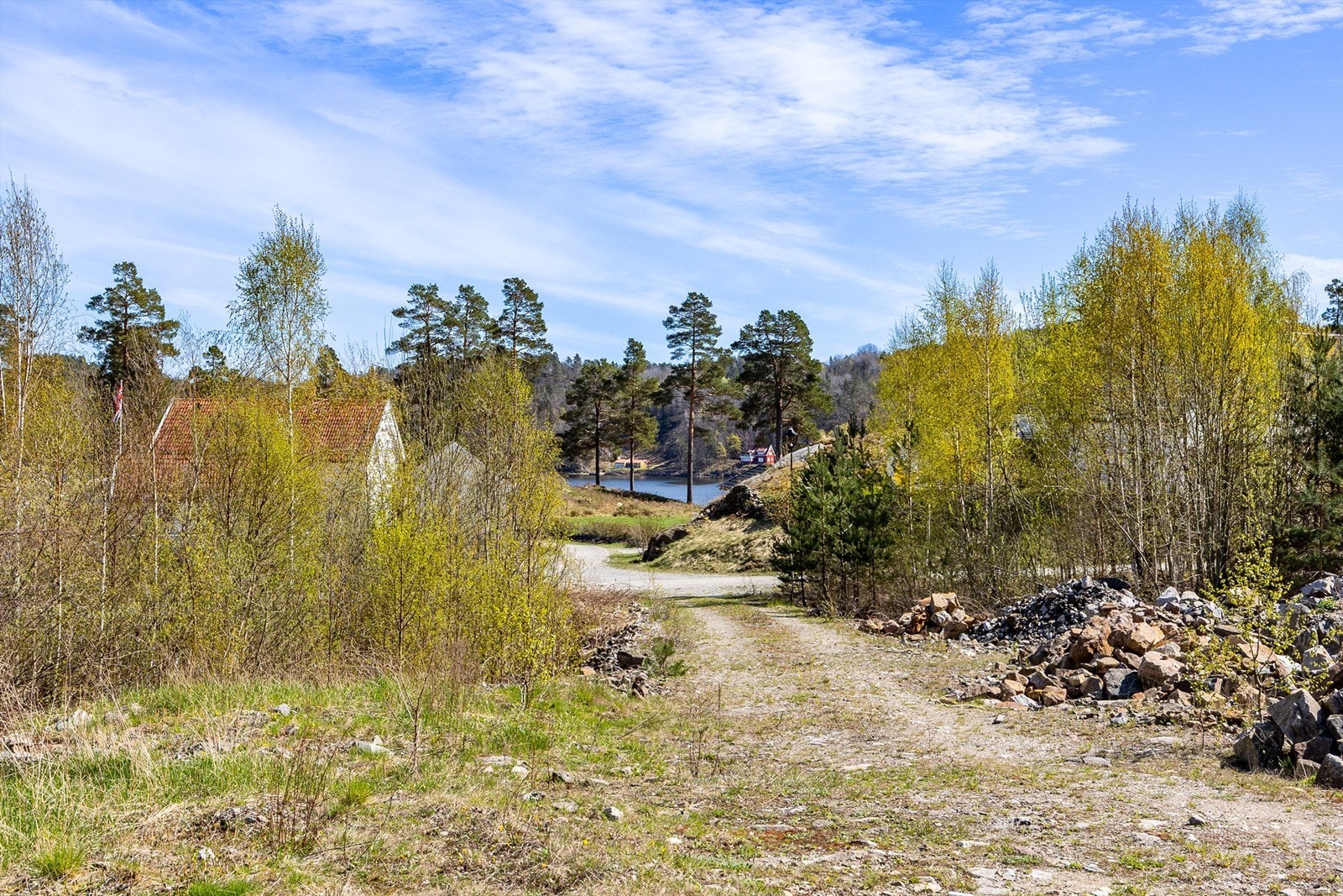 Kort vei til sjøen og badestrand. Galleribilde