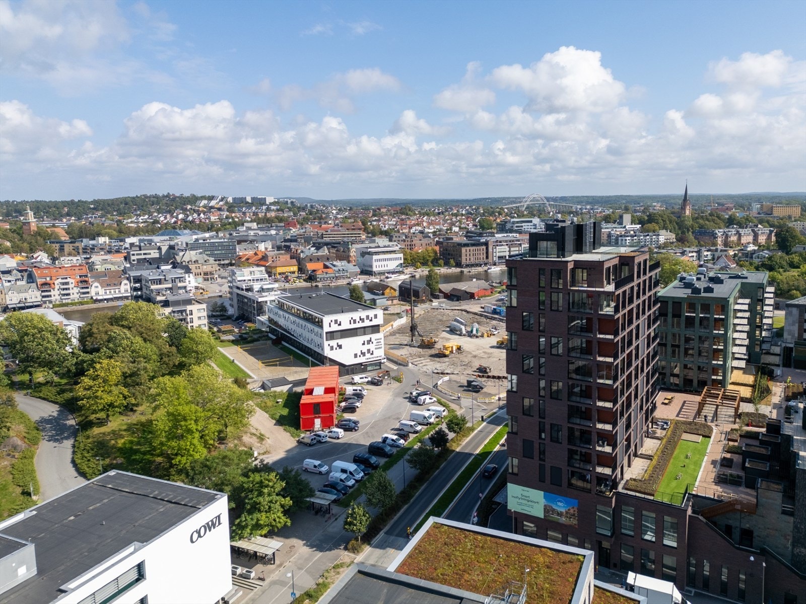 En kort spasertur over Værstebrua tar deg direkte til Fredrikstad sentrum og det rike utvalget av butikker og kafeer. Galleribilde