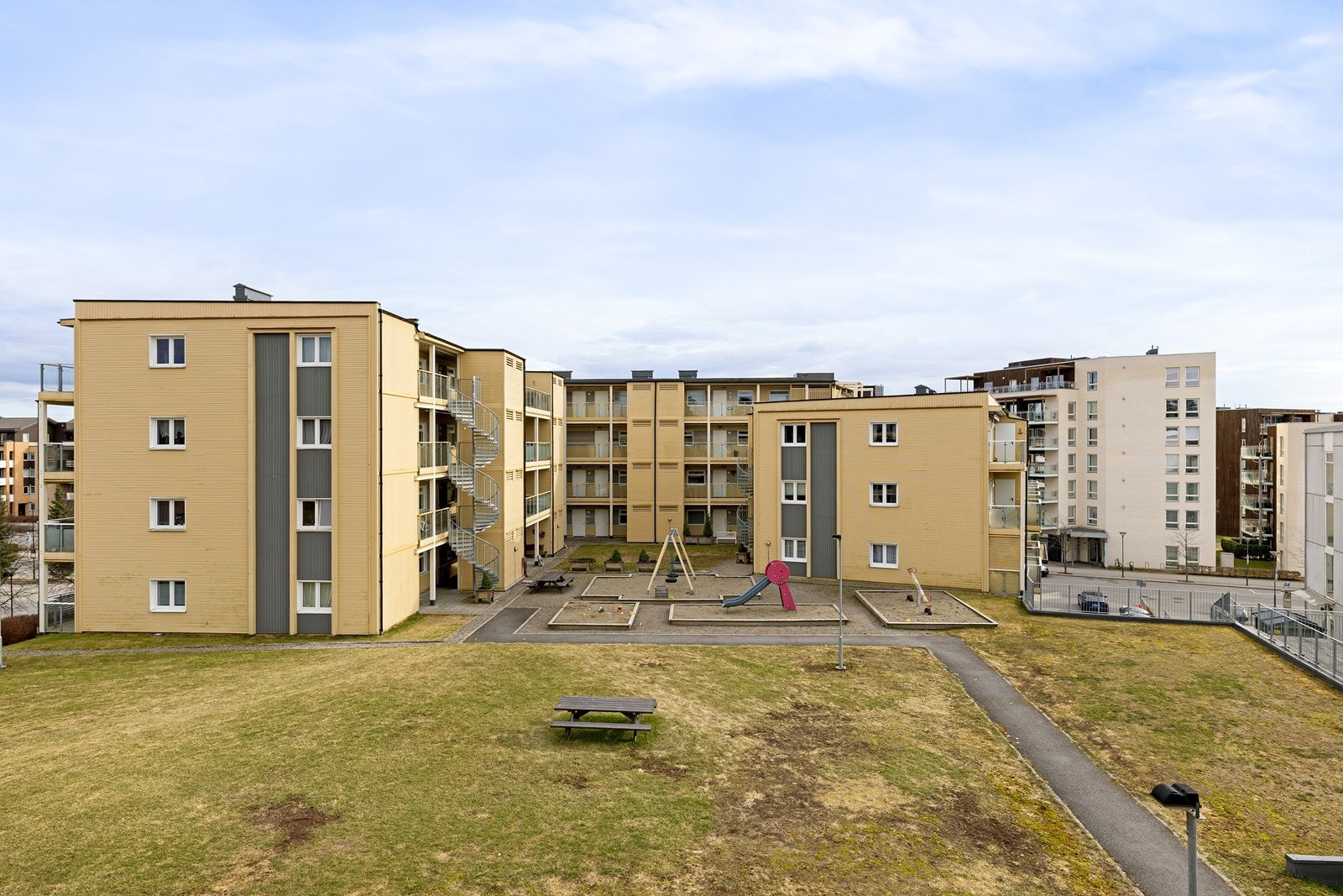 Utsikt - Odelsvegen Park Sameie består av 32 bolig-seksjoner, fordelt på 2 bygninger med adressene: Gardermovegen 12, 14,16,18, 20, 22, 24, 26, 28A og B. Galleribilde