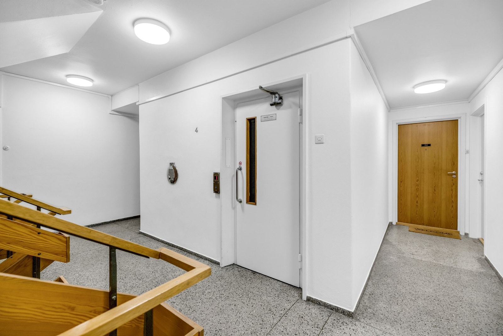 Adkomst til leiligheten via felles trapperom eller heis. Galleribilde