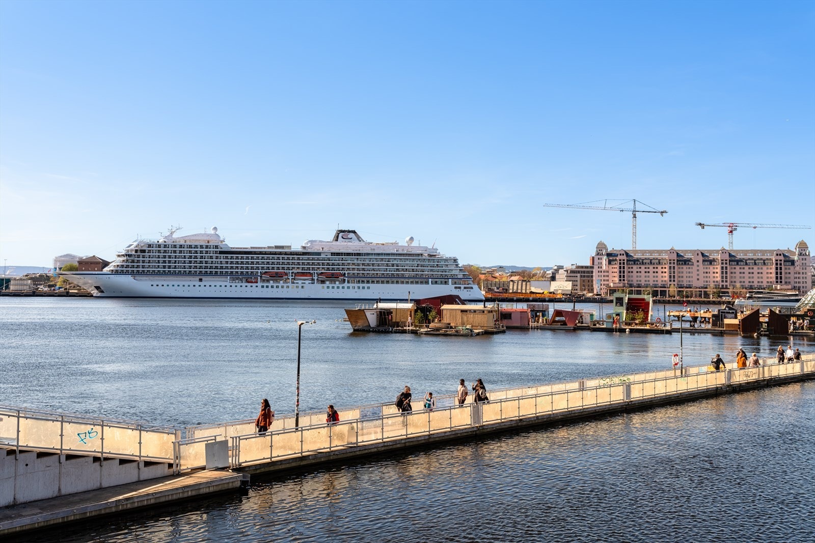 Flytebroen mellom Sukkerbiten og Sørenga er forespeilet å bli værende ut 2029 Galleribilde