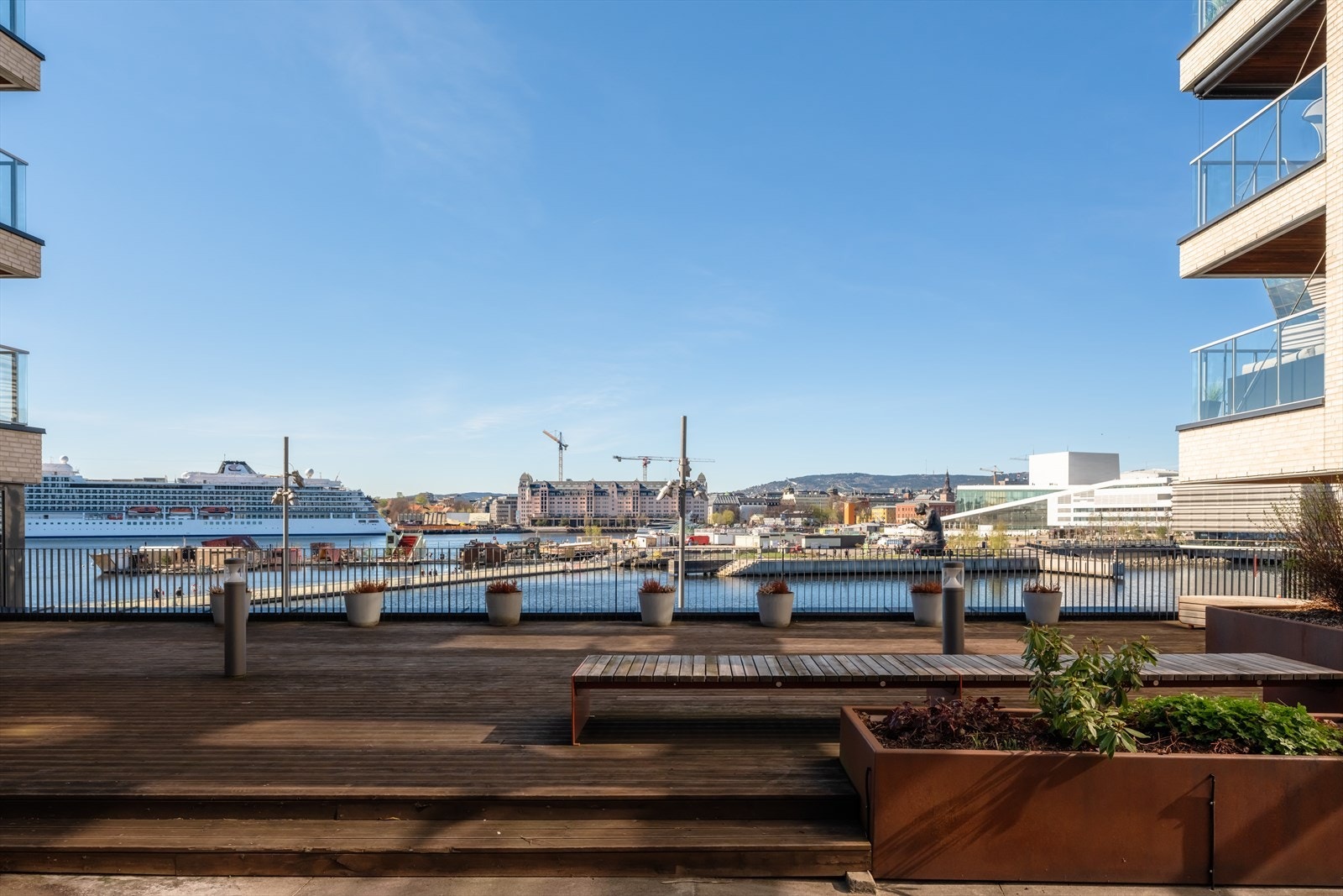 "Vi kommer til å savne nærheten til sjøen, de hyggelige naboene, det å alltid ha gangavstand til det aller meste. Alle restaurantene i nærheten, badstulandsbyen på Sukkerbiten og alt som skjer her i sommerhalvåret - Selgere Galleribilde