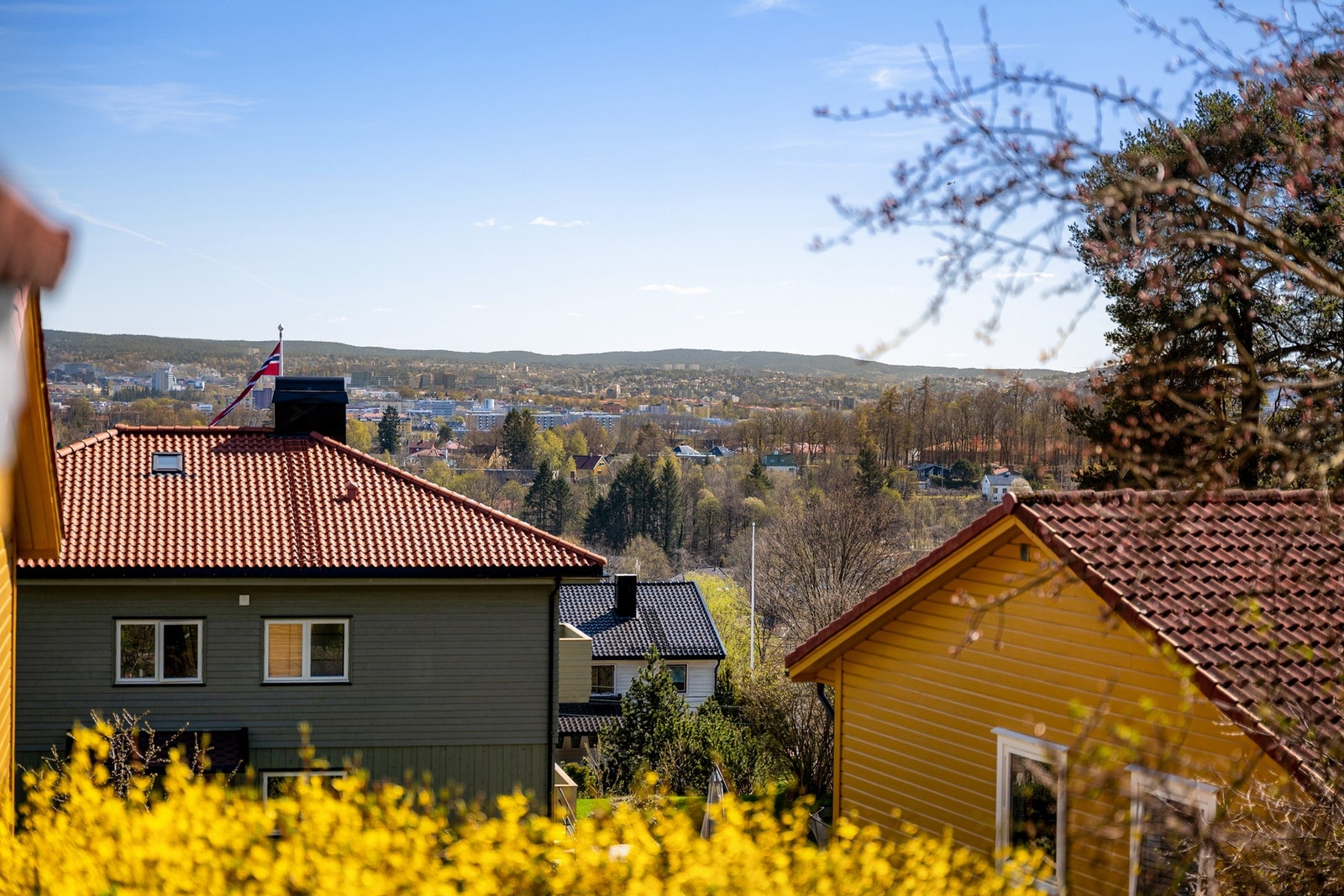 Plasseringen gir et flott utsyn mot byen og omkringliggende omgivelser. Galleribilde