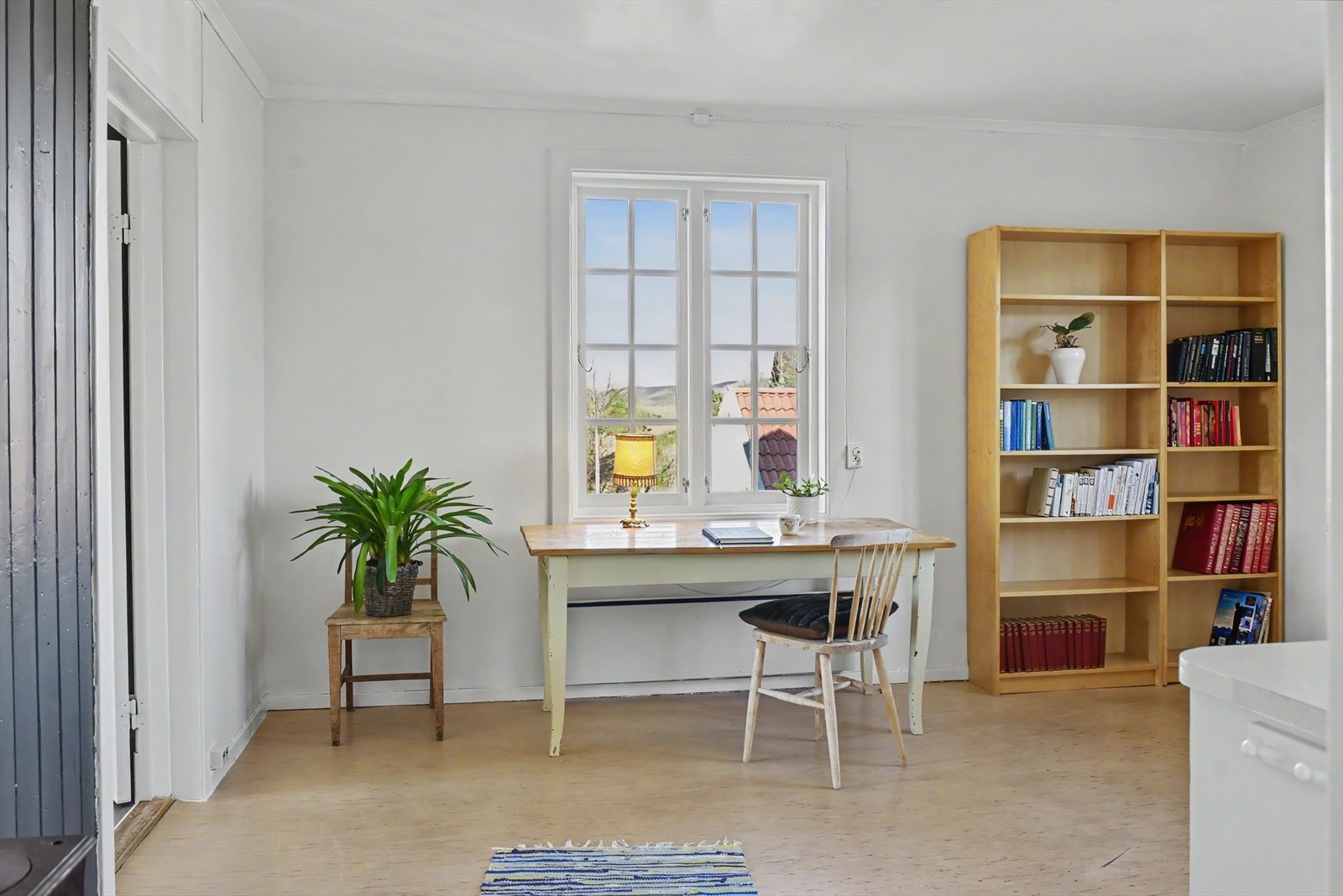 Et lyst og anvendelig rom med flere bruksmuligheter. Galleribilde