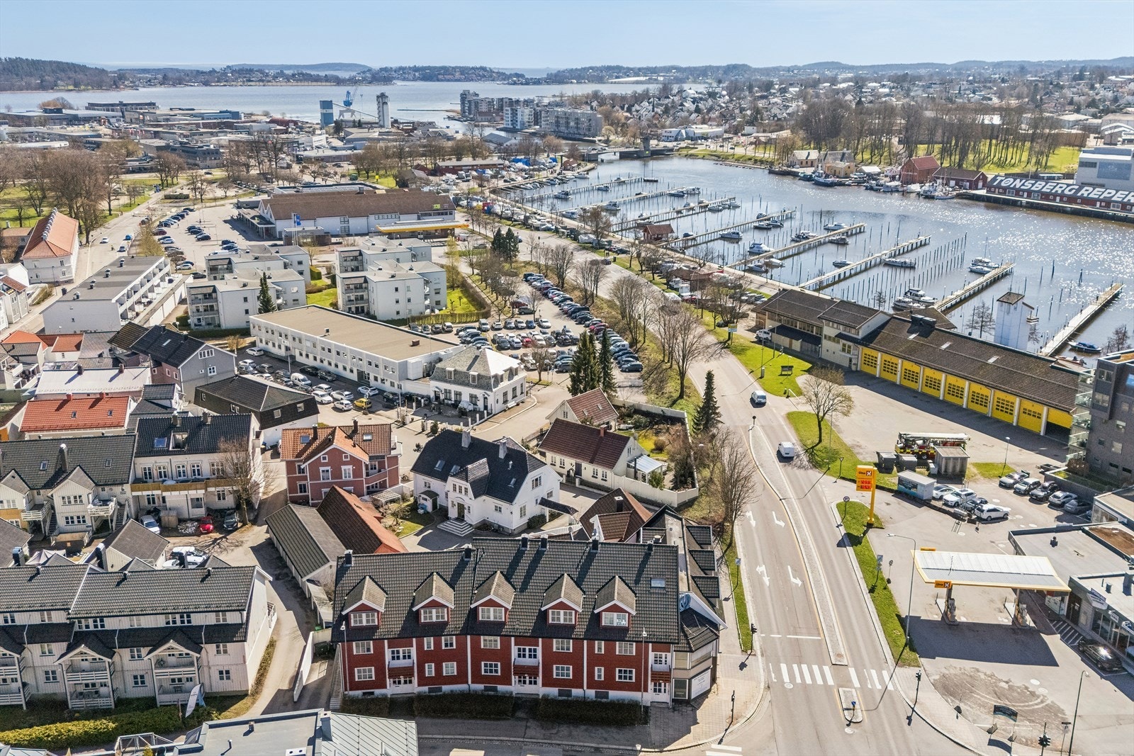Attraktiv beliggenhet i Sørbyen med nærhet til båthavn, grønne områder og sentrumskjernen. Galleribilde