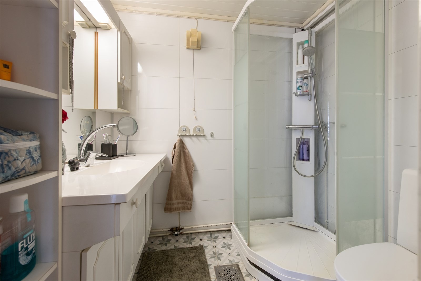 Badet har eldre standard, men er noe overflateoppusset i 2015. Galleribilde