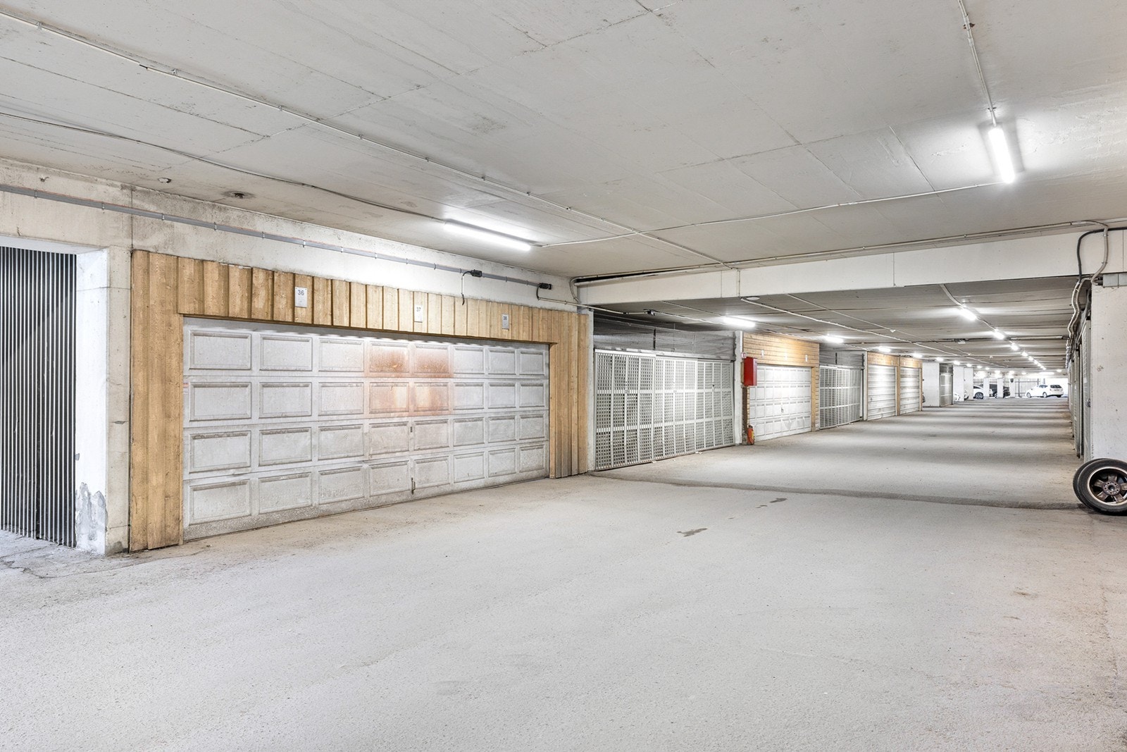 Det medfølger en garasjeplass i felles garasjeanlegg. Galleribilde