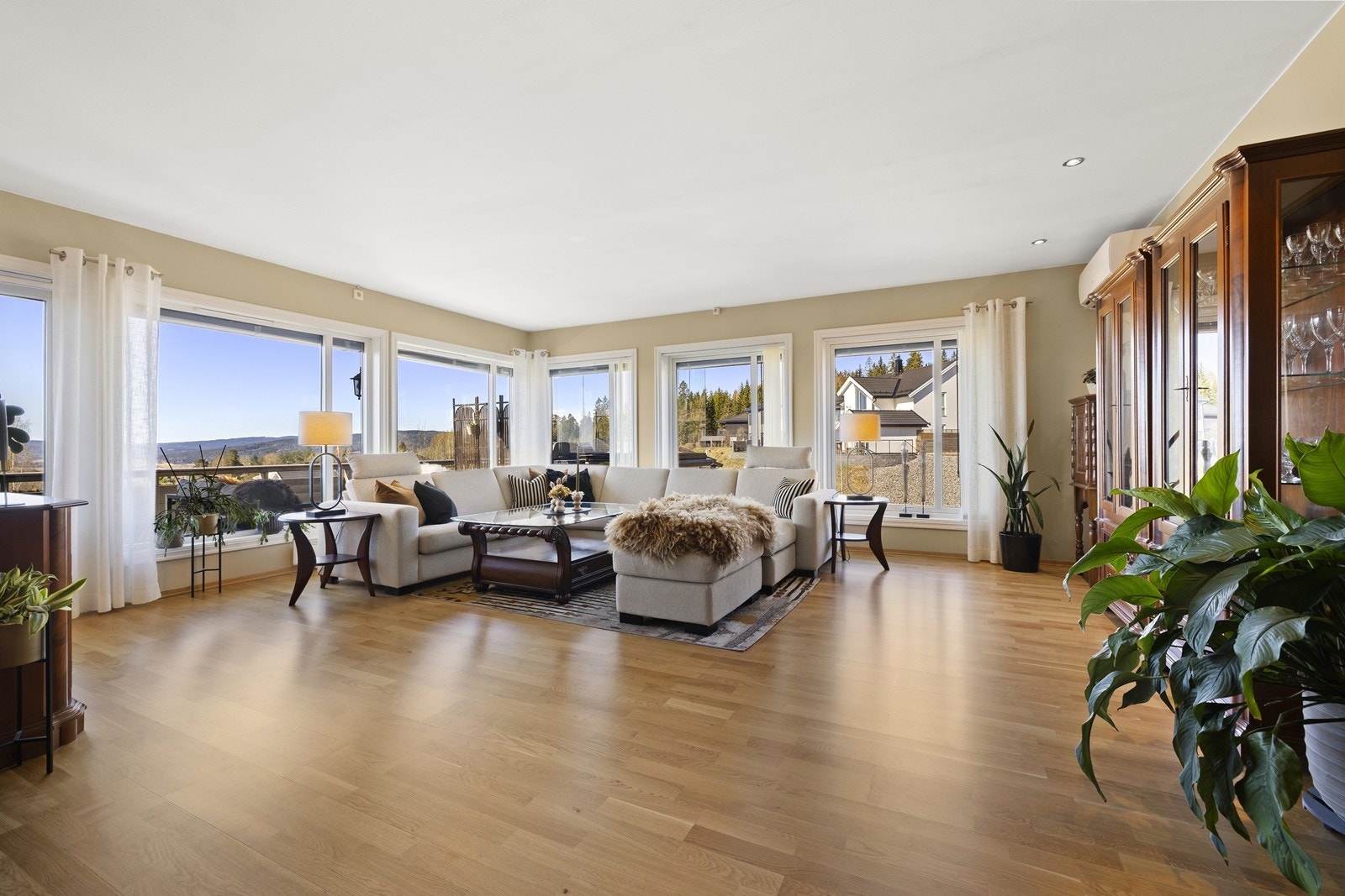 Velkommen til Kløvberget terrasse 10, en leilighet på hele 137m² med fantastisk utsikt! Foto: Mads Karlsen/Shuttr Galleribilde