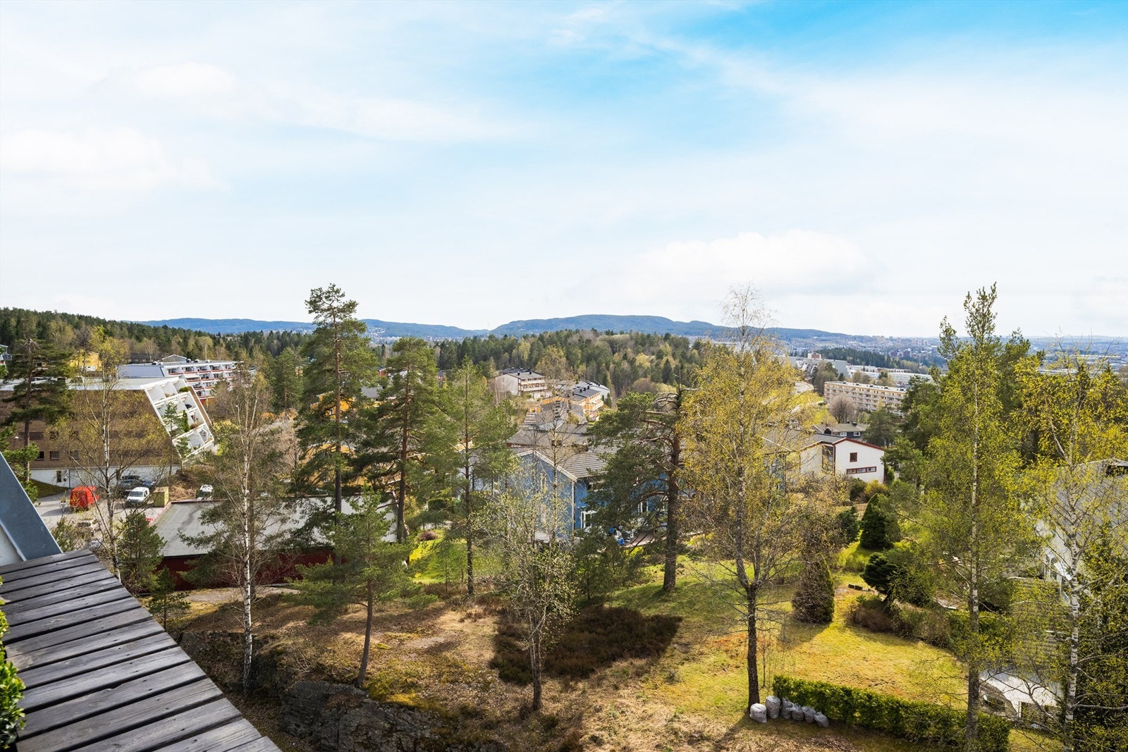 Fra leiligheten har du en høy og fri beliggenhet med utsikt over Groruddalen. Galleribilde