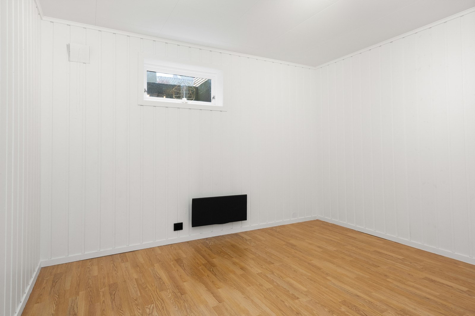 Et av rommene i kjelleren. Galleribilde