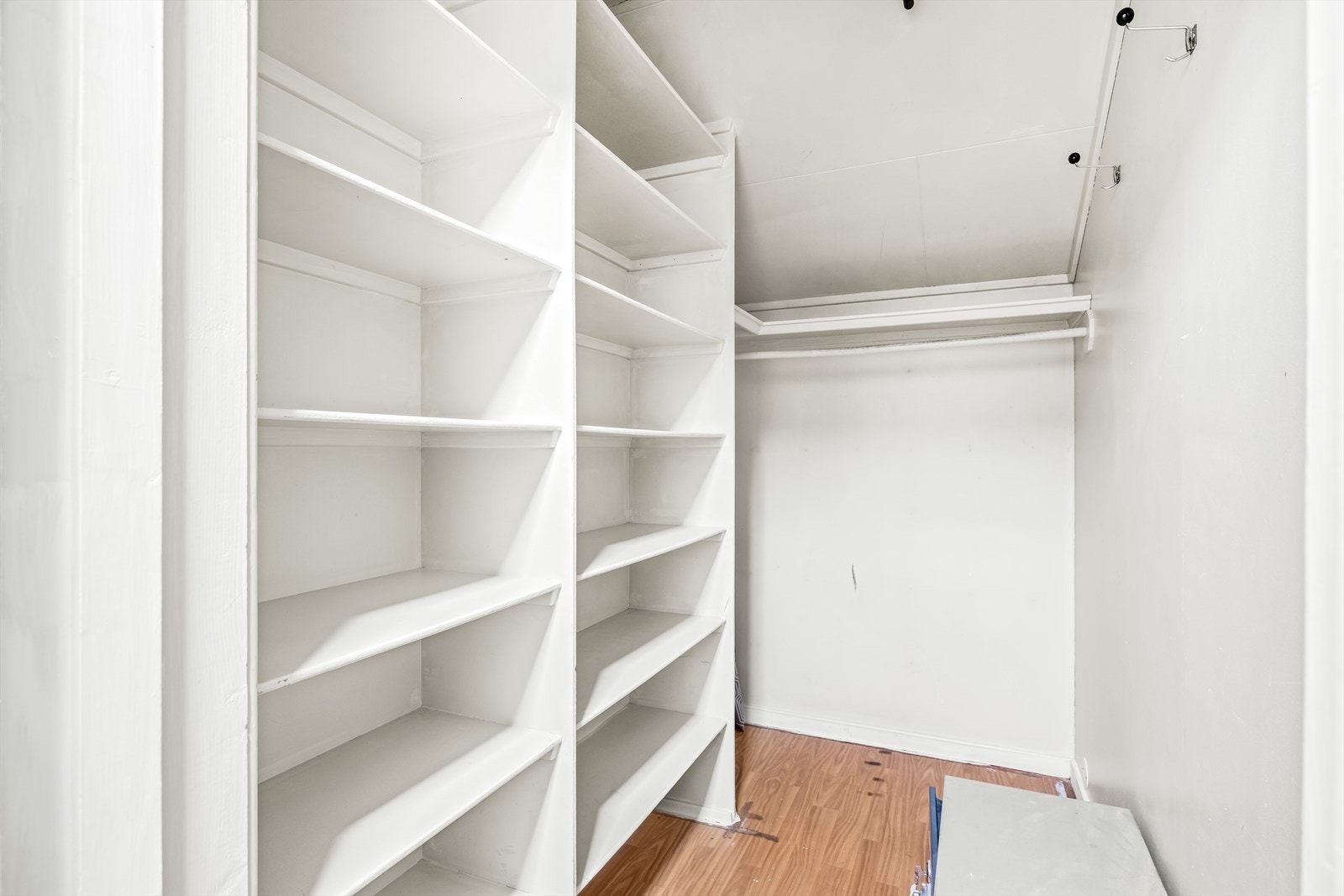 Innvendig bod. Galleribilde