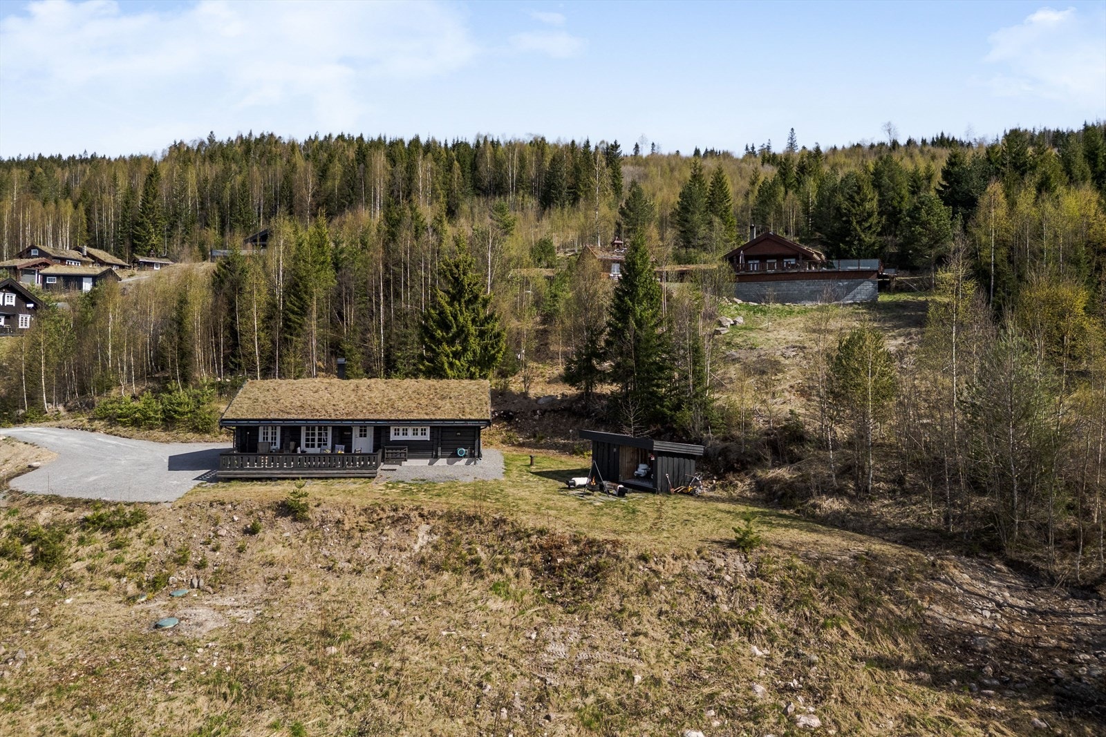 Et rolig og fint hytteområde ved fine Skasen. Galleribilde