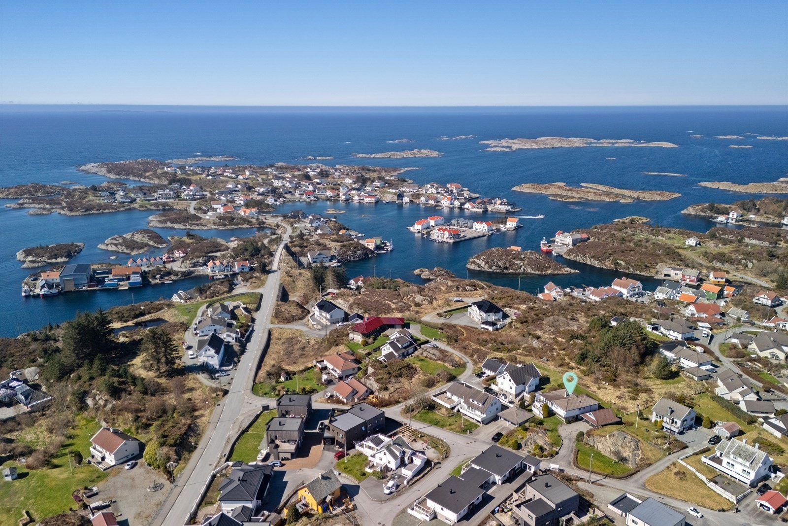 Eiendommen ligger fint til i maritime omgivelser. Galleribilde