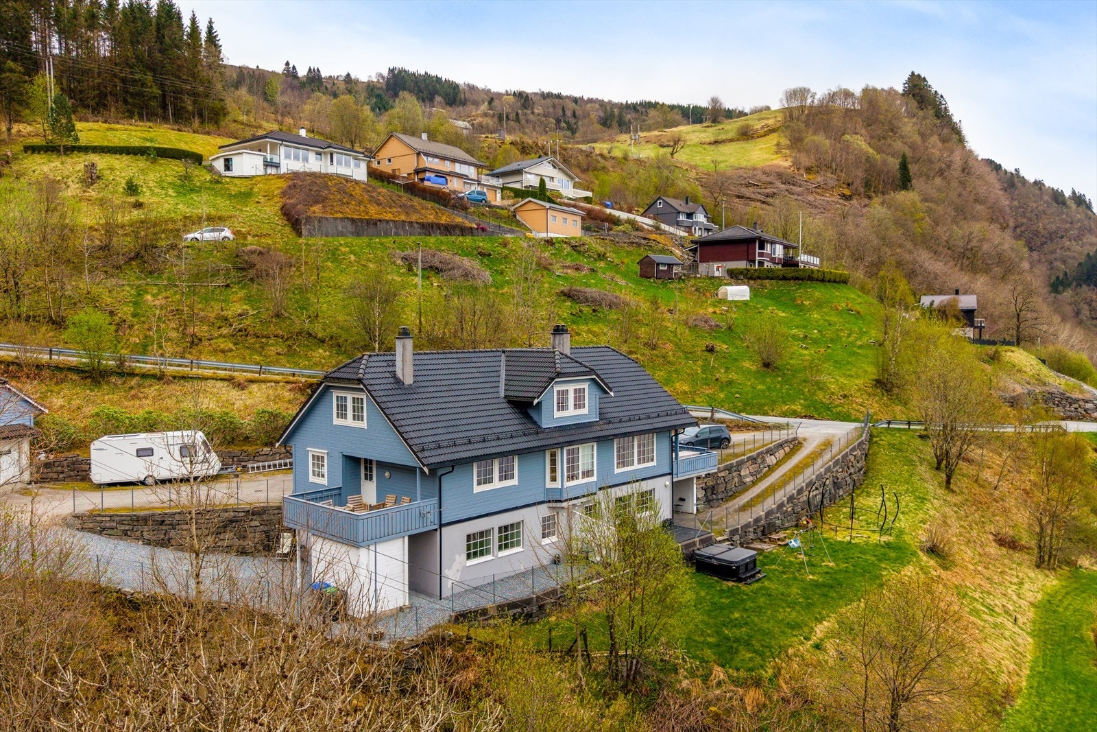 Velkommen til Sundlandsvegen 62, presentert av Yasmin Gasmi ved Eiendomsmegler Norge Galleribilde