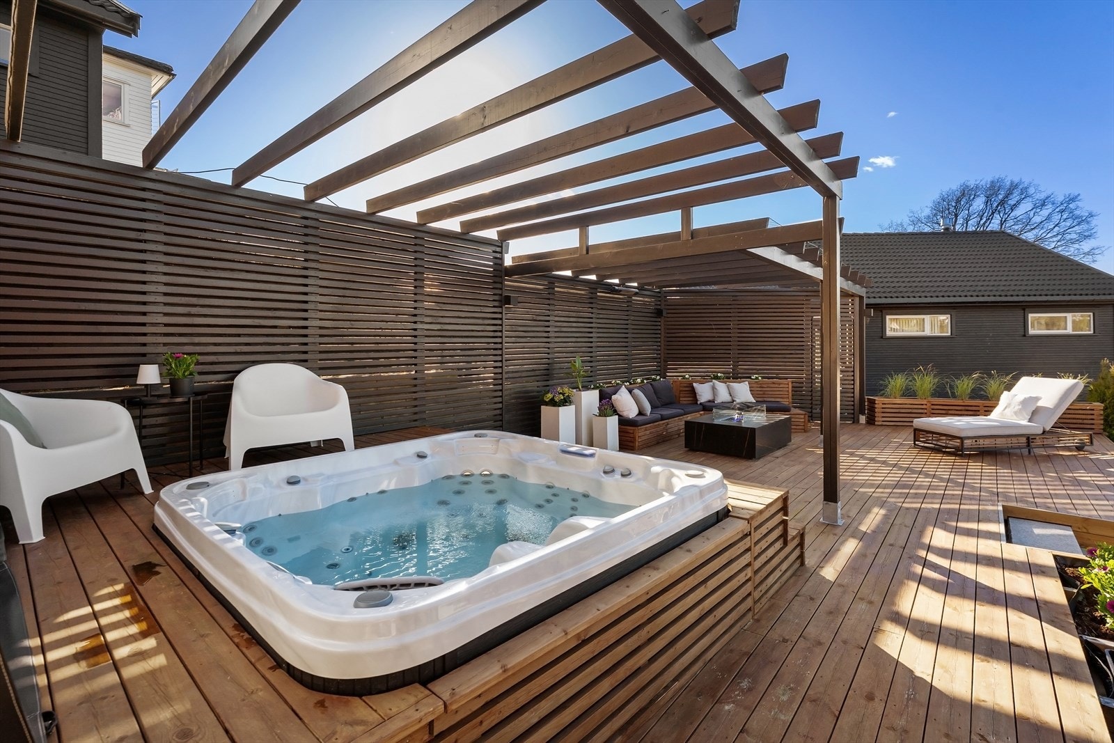 Nedfelt jacuzzi. Galleribilde