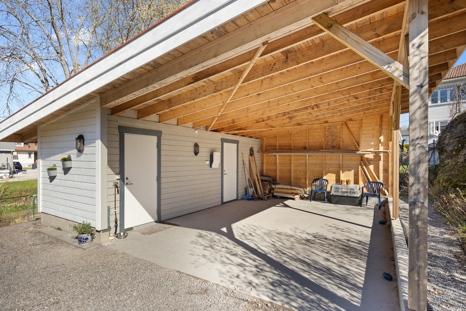 Carport med bod Galleribilde