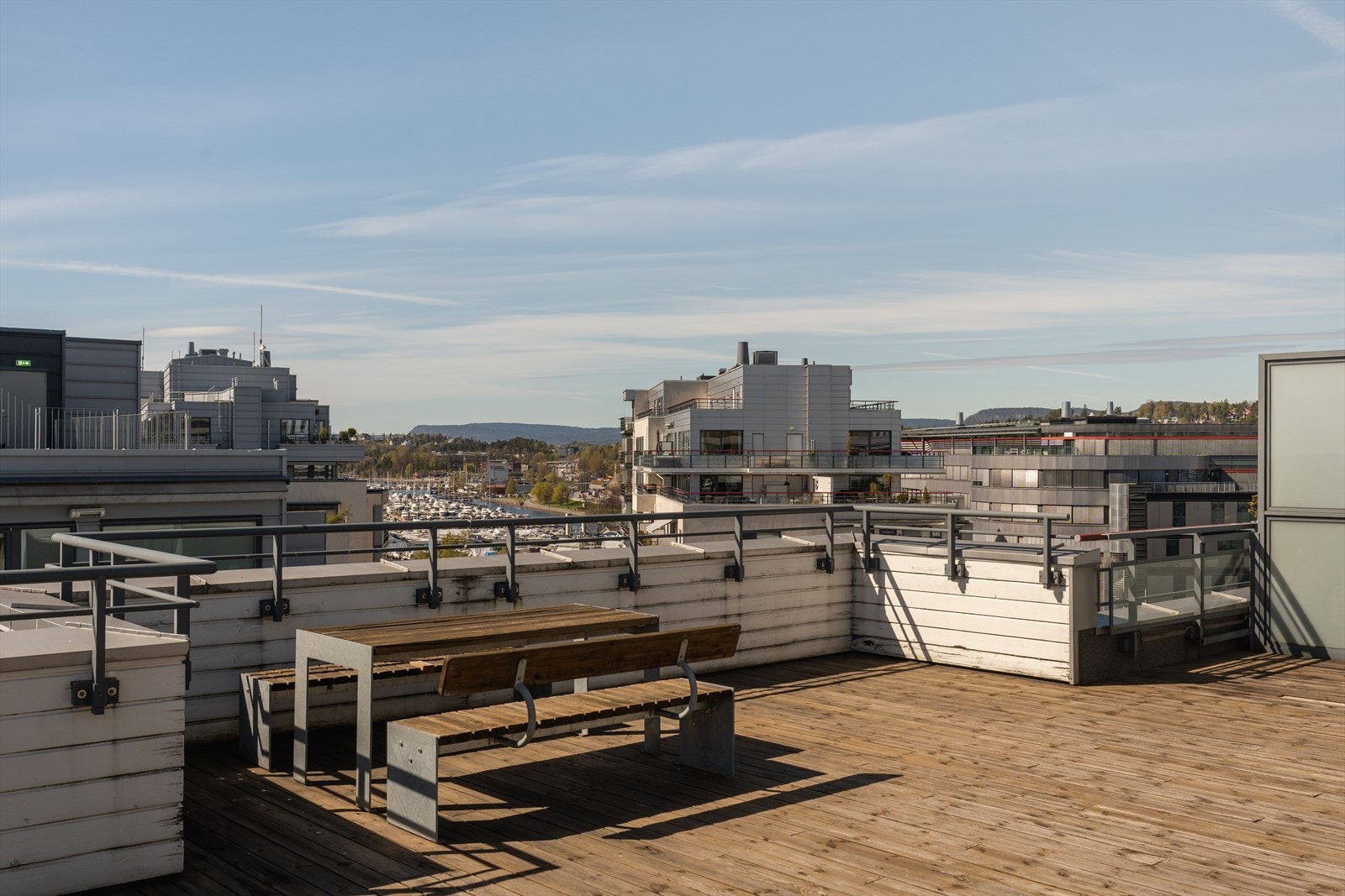 Ved siden av egen balkong finnes det også en felles takterrasse til glede for beboerne Galleribilde